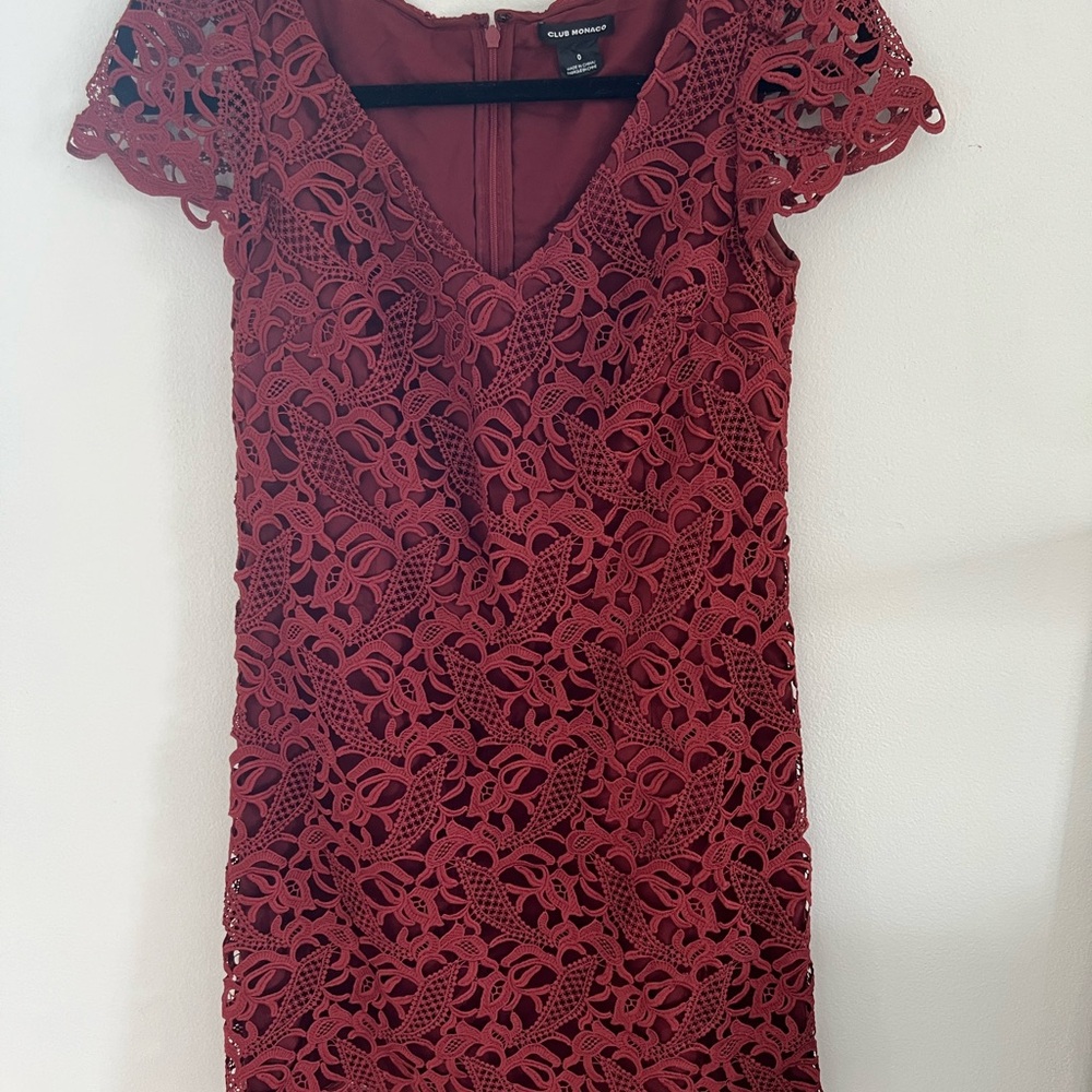 Club Monaco Elegant Lace Dress in Rich Burgundy